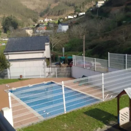 アパート 2 Piscina Y Garage Privado ビベイロ